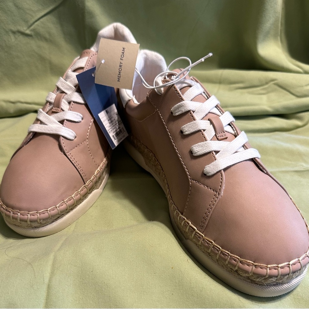 Universal Threads Shaelyn Sneakers